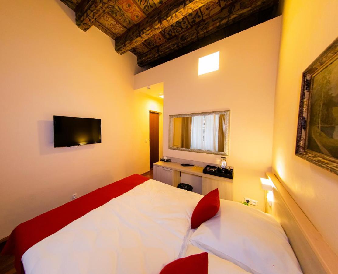 Apartahotel Boutique By Little King 3*