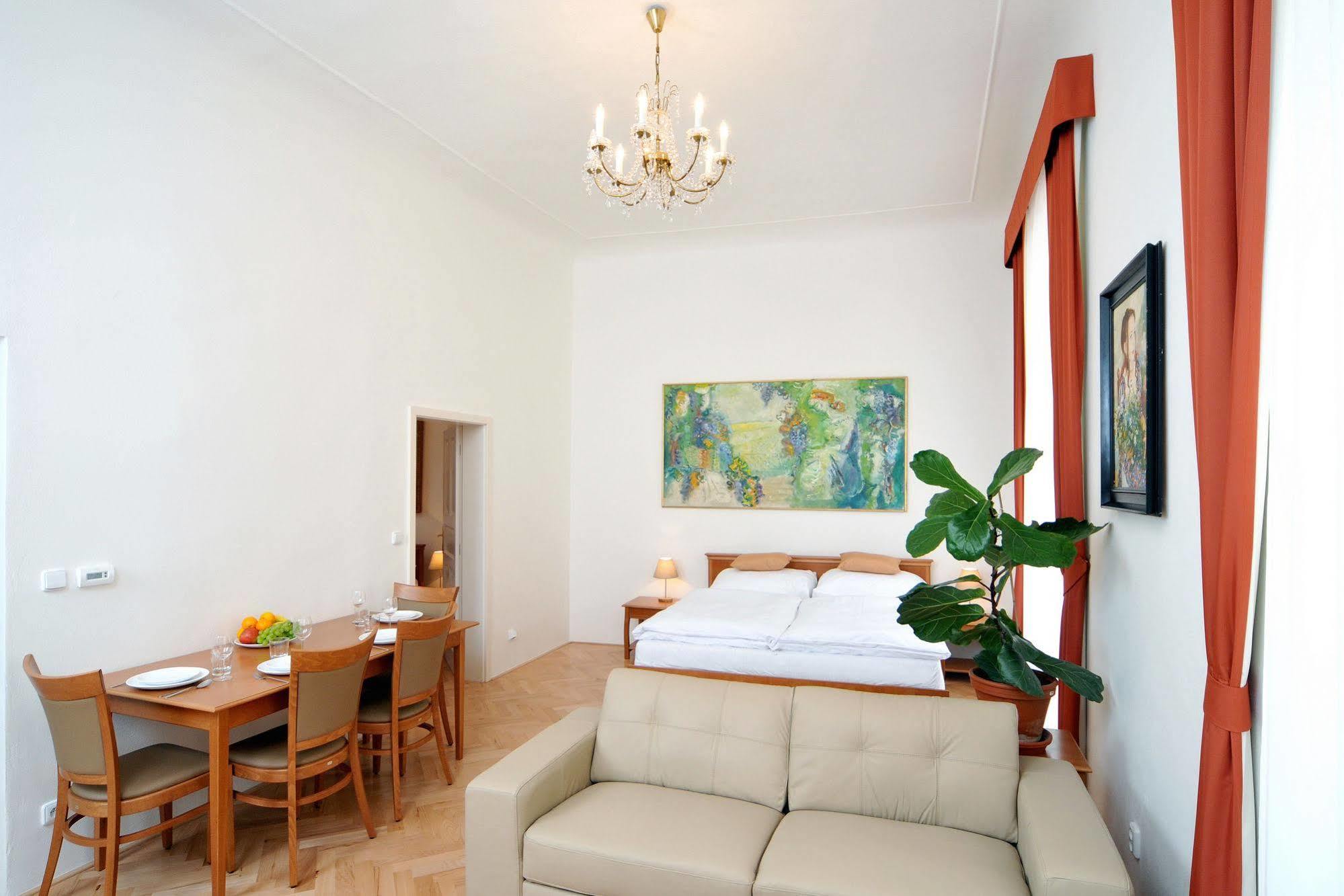 Boutique By Little King Apartahotel 3*