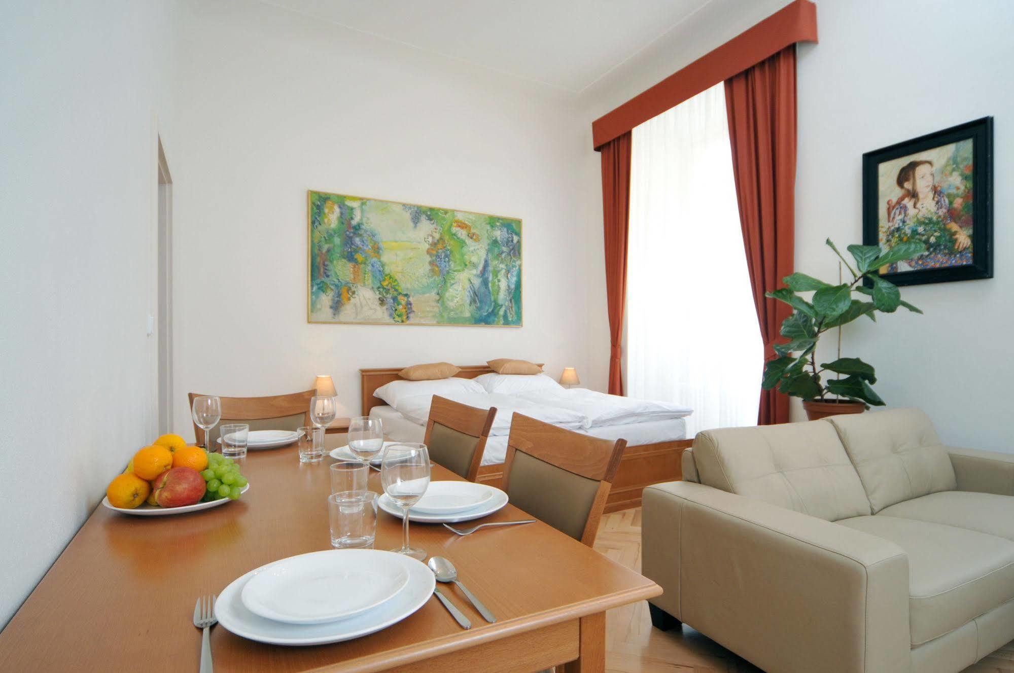 Hotel apartamentowy Boutique By Little King 3*