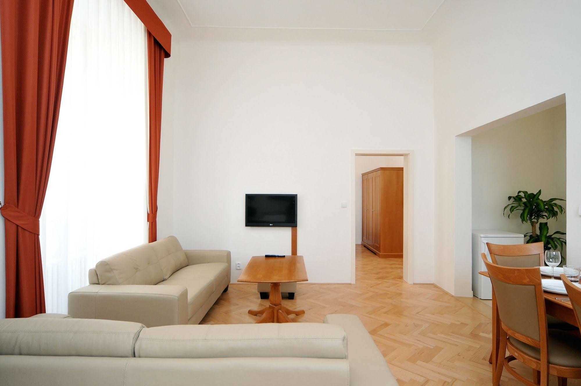Boutique By Little King Apartahotel Praga